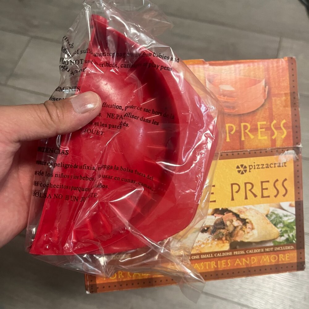 3/$15 Pizzacraft Small Calzone Press for Calzones, Pastries and More.6.38" - Picture 3 of 3